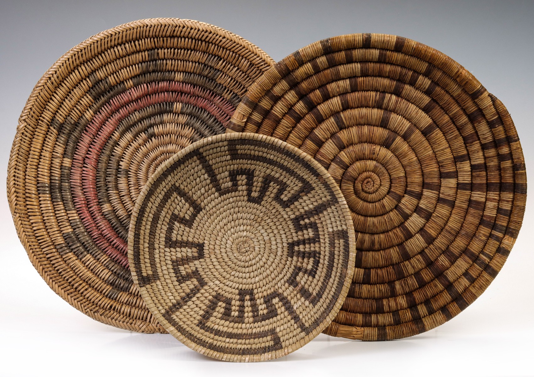 MID 20TH C. HOPI, NAVAJO AND POPAGO BASKETRY TRAYS