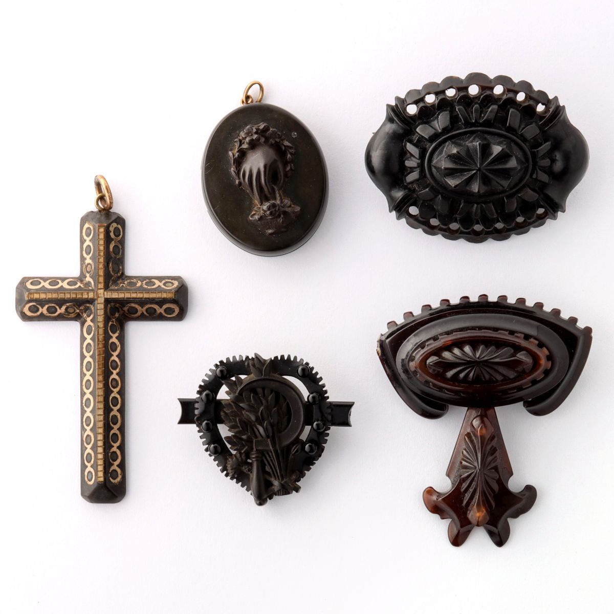 FIVE EXAMPLES OF VICTORIAN MOURNING JEWELRY