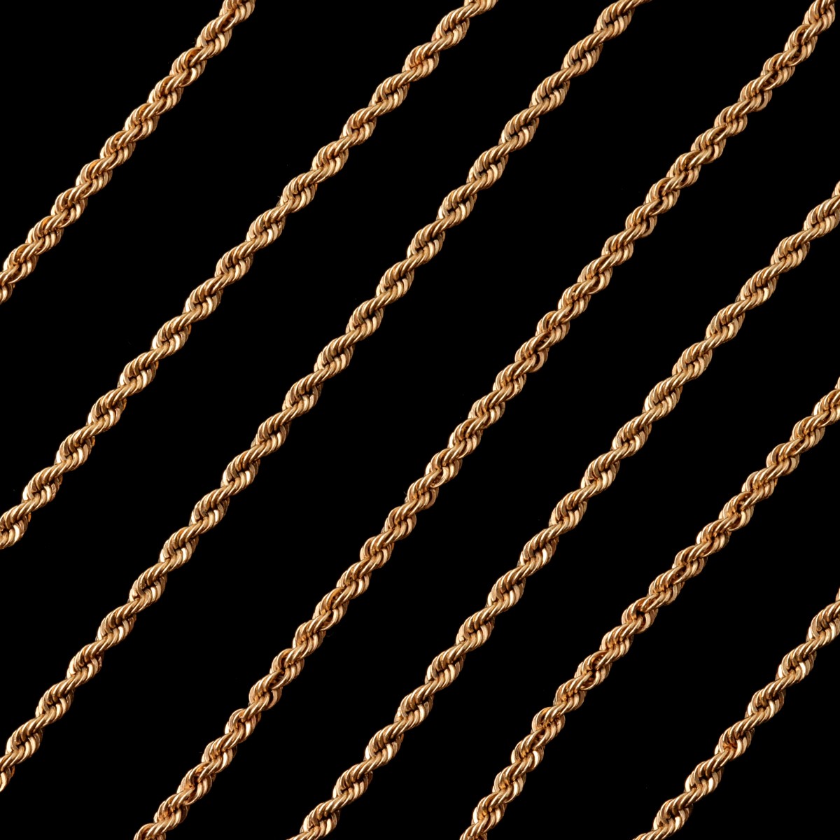 AN ITALIAN 14 KARAT GOLD 24-INCH ROPE CHAIN NECKLACE