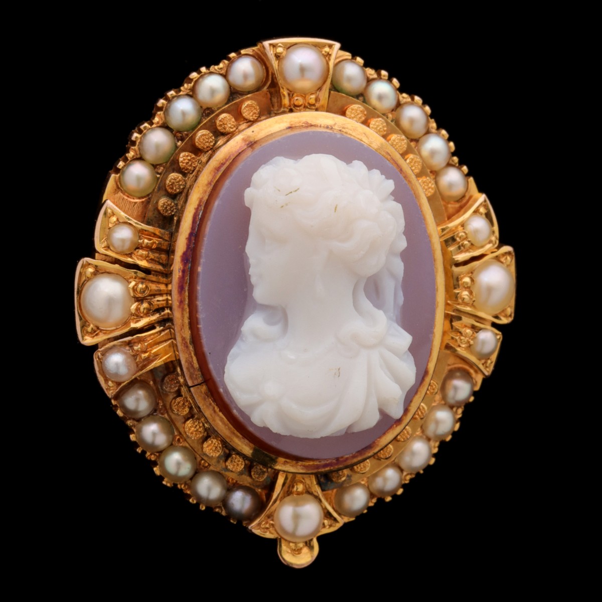 VICTORIAN CARNELIAN CAMEO IN 14K GOLD BEZEL WITH PEARLS