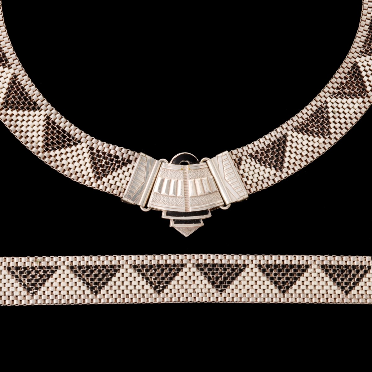 AN UNUSUAL ART DECO ENAMELED MESH CHOKER AND BRACELET