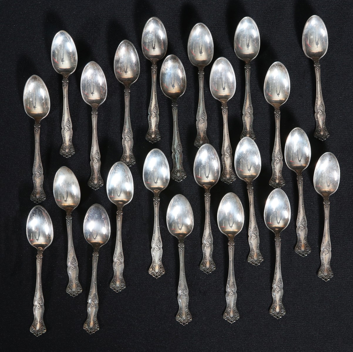 ROGERS 'VINTAGE' PATTERN DEMITASSE SPOONS WITH GRAPES