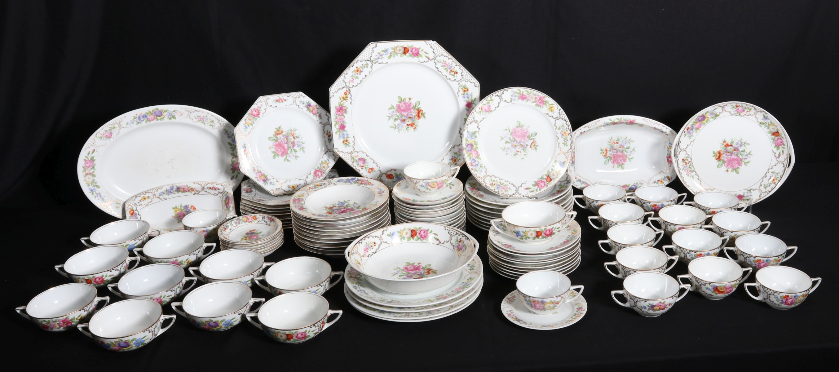 A LARGE SET OF ROSENTHAL (DRESDEN PATTERN' FINE CHINA