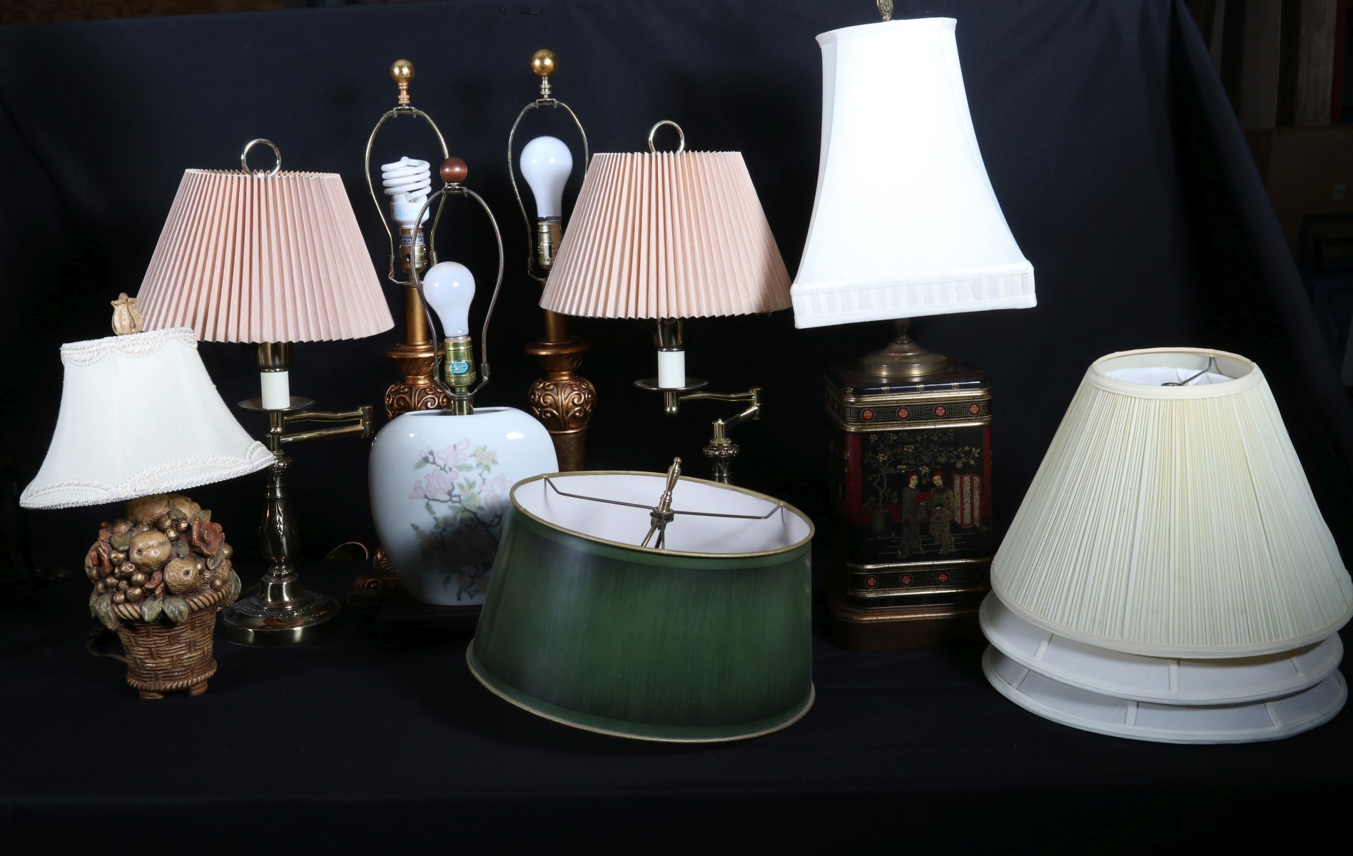 A COLLECTION OF MODERN TABLE LAMPS AND SHADES