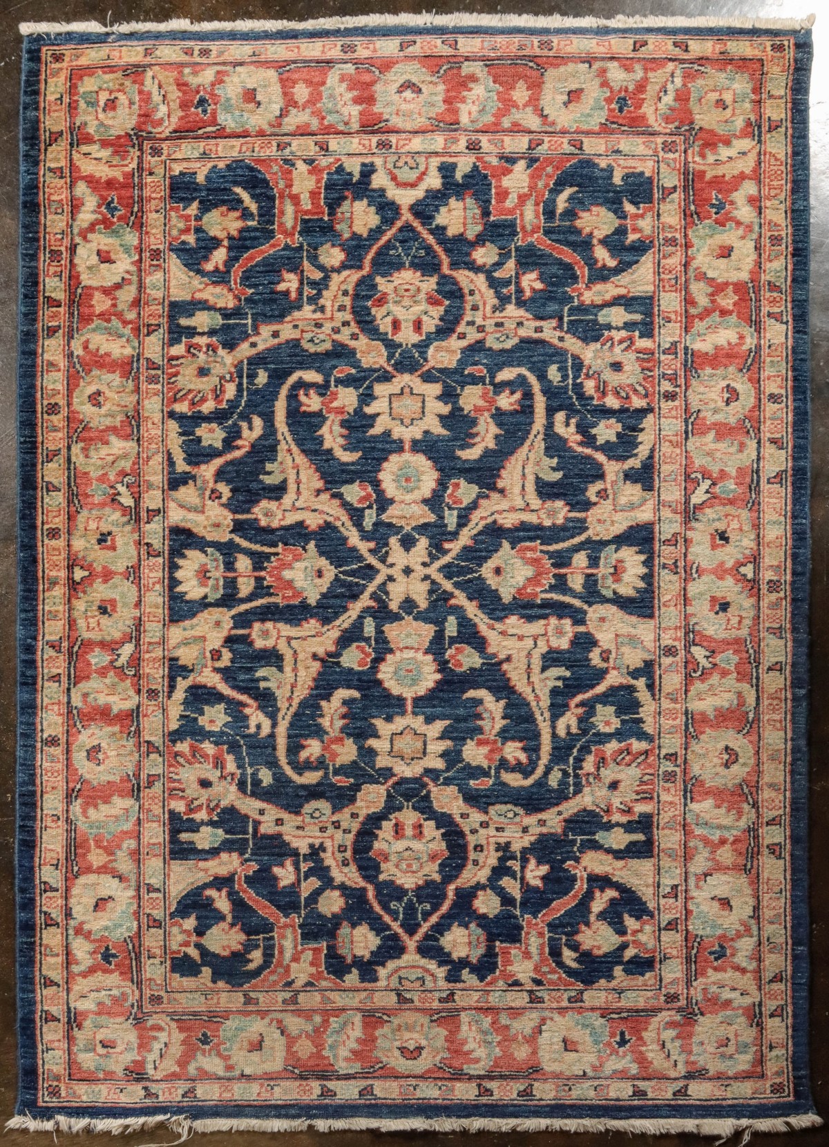 A NICE MODERN HAND MADE ORIENTAL RUG