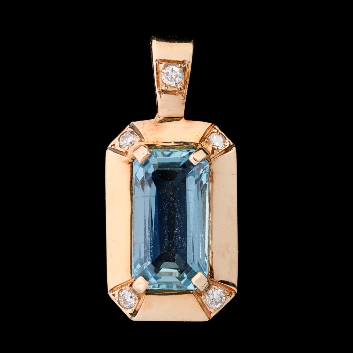 A 14 KARAT GOLD PENDANT WITH DIAMONDS AND TOURMALINE