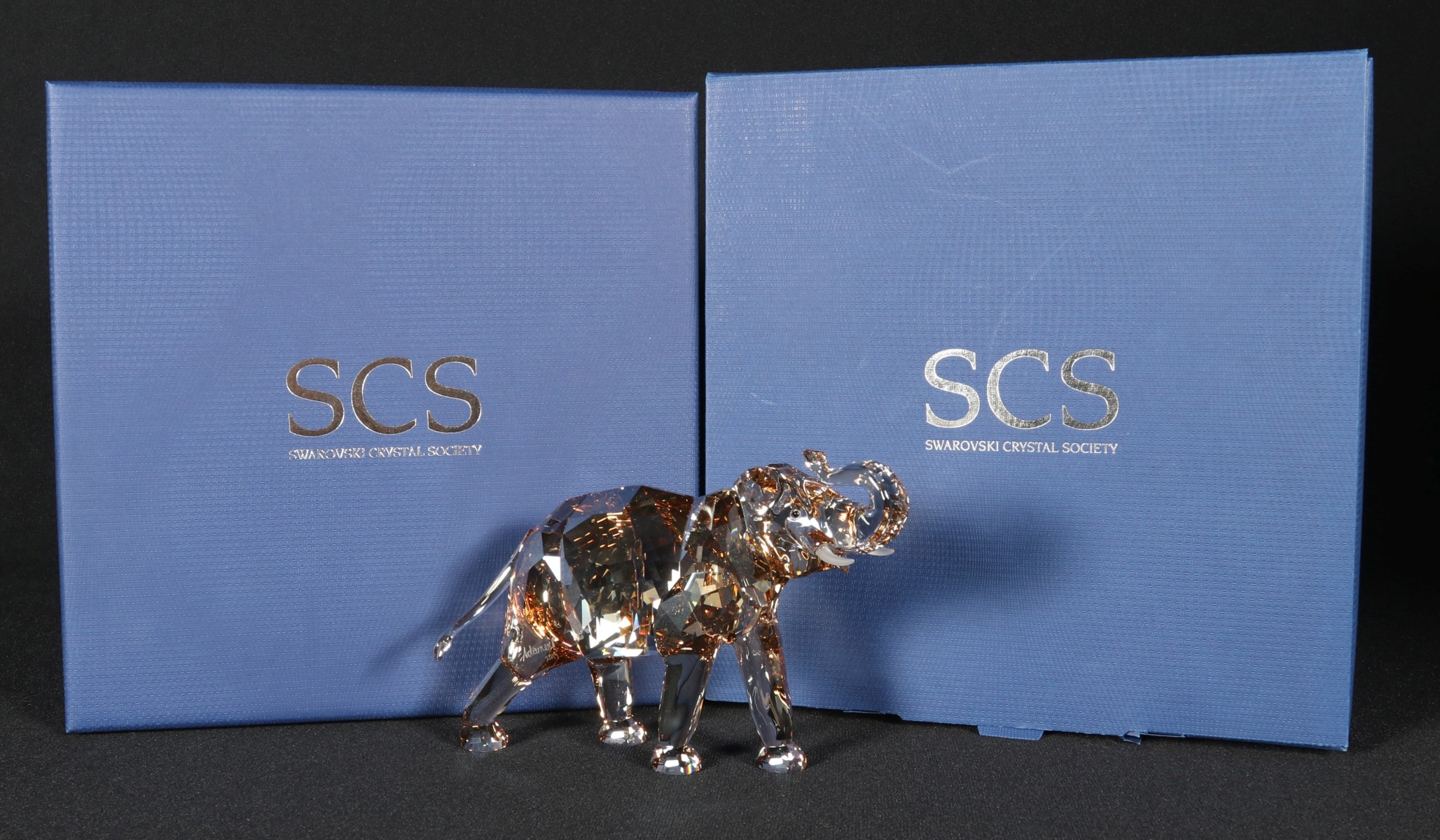 A SWAROVSKI SCS A.E. 2013 ELEPHANT ELEFANT CINTA