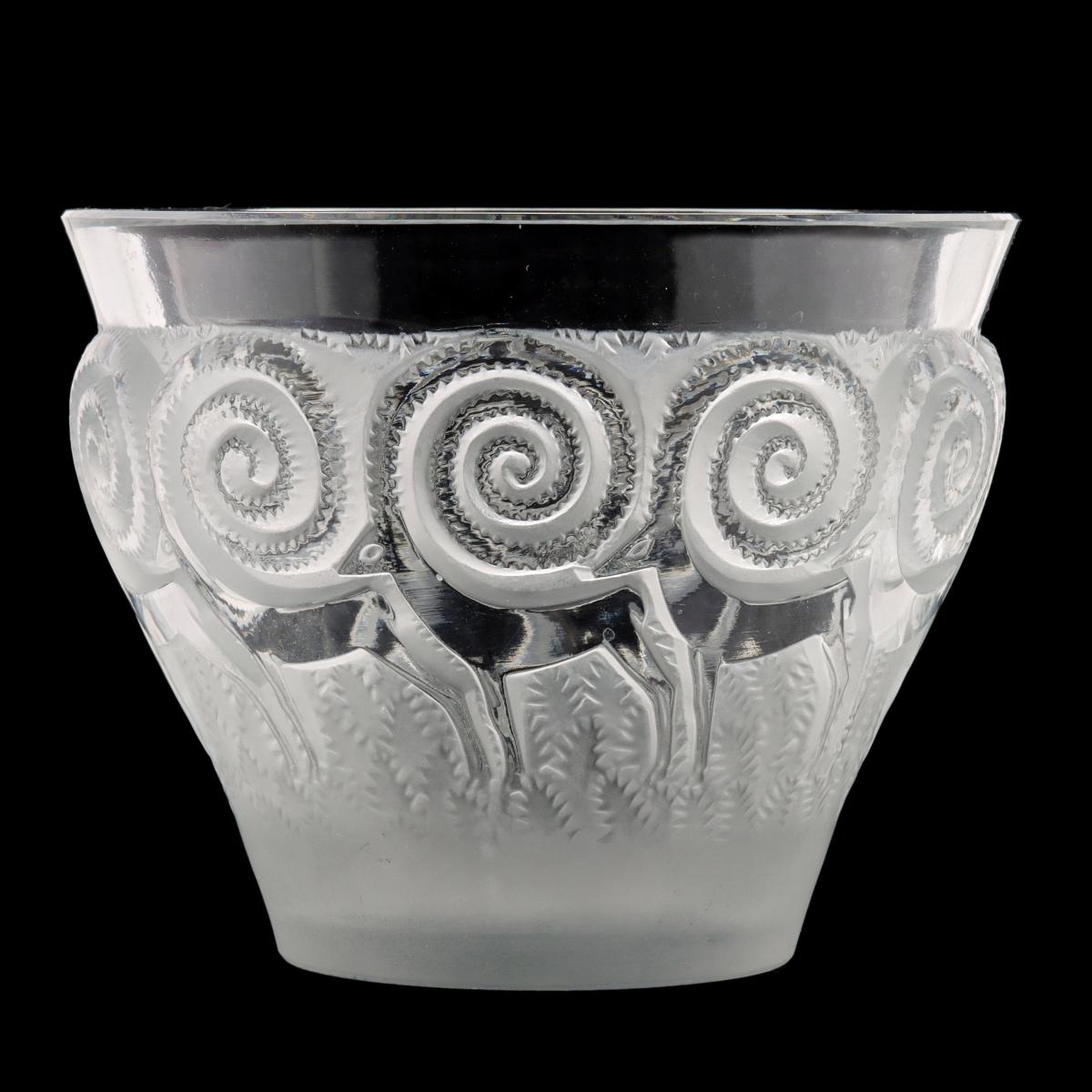 A LALIQUE 'RENNES' FRENCH CRYSTAL ART GLASS VASE