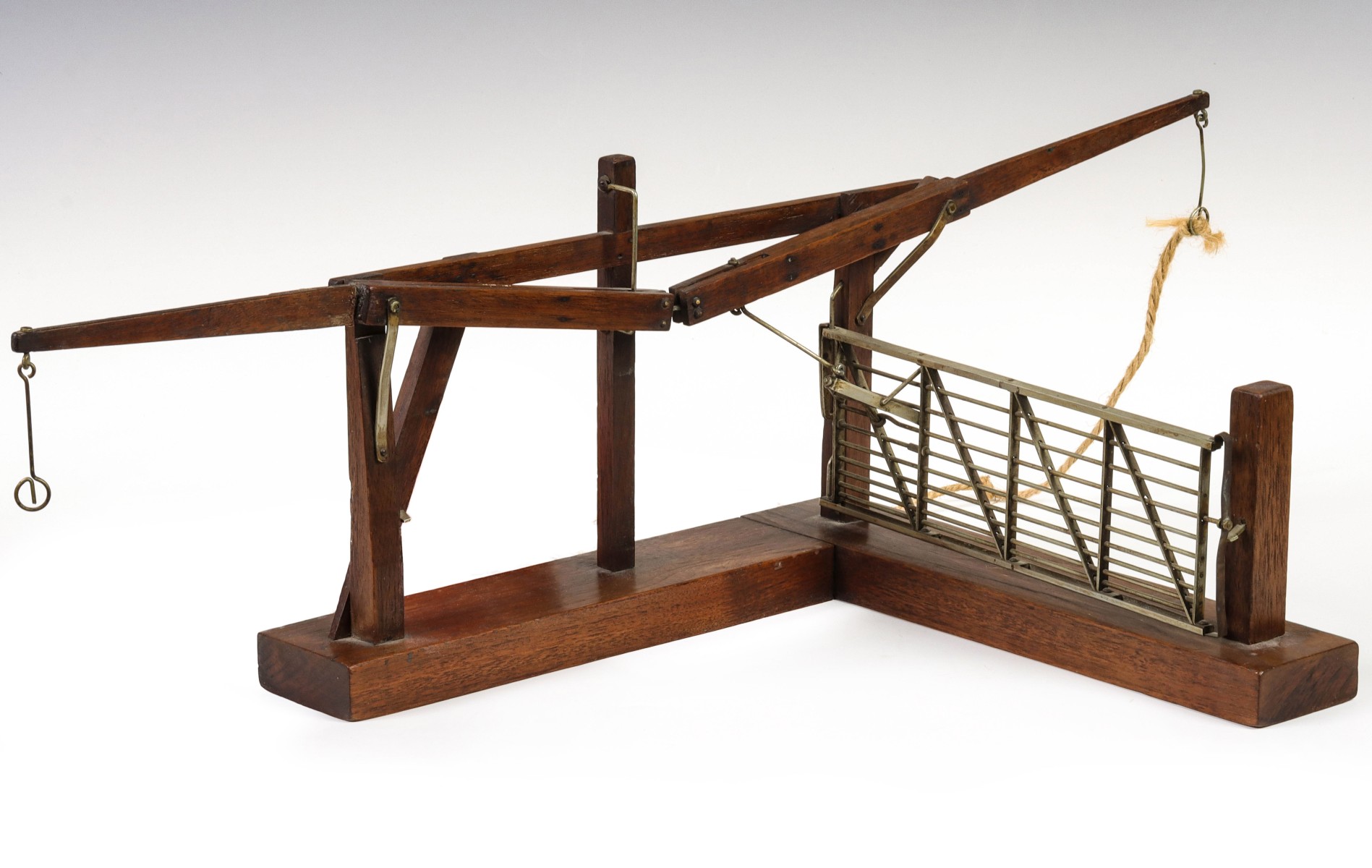 EARLY 20C. SELF-CLOSING STOCK YARD GATE PATENT MODEL