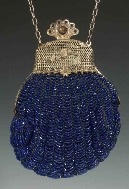 A VICTORIAN BEADED PURSE