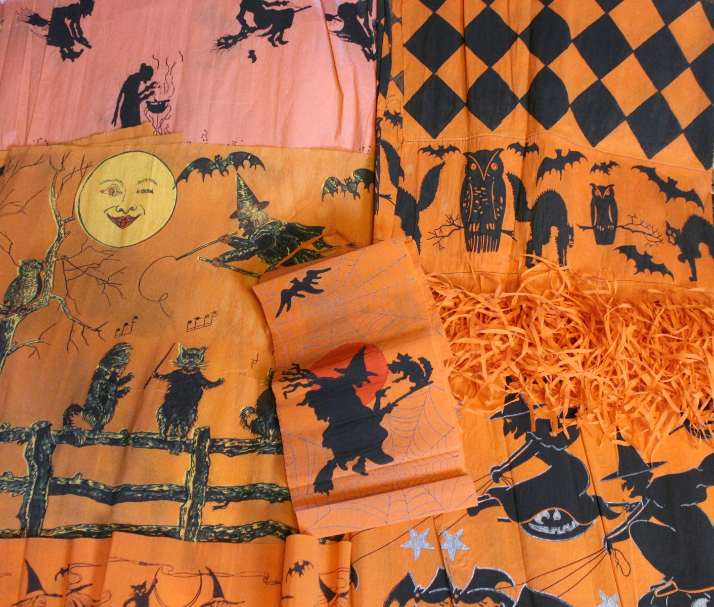 VINTAGE UNUSUAL CREPE PAPER HALLOWEEN DECORATIONS