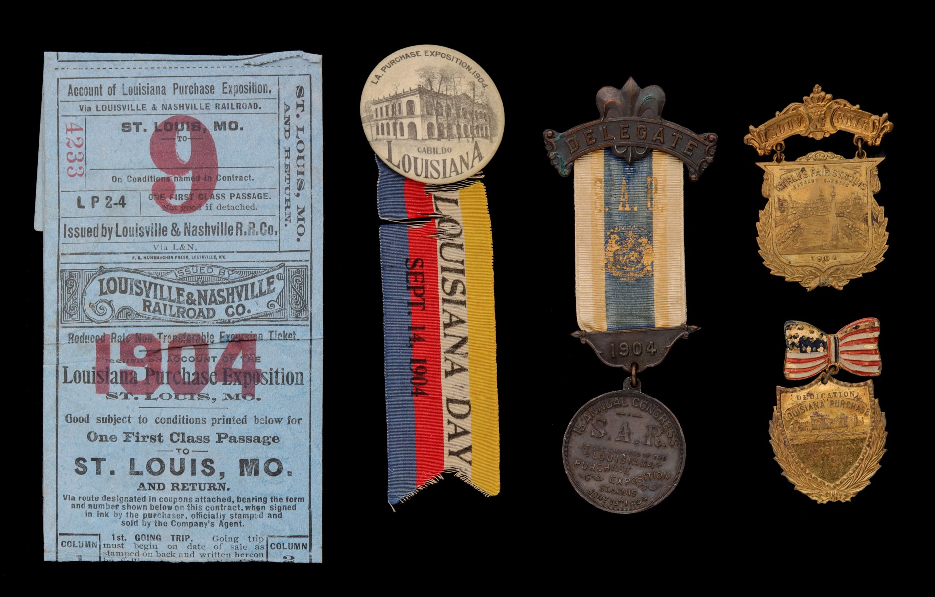 A COLLECTION OF 1904 ST. LOUIS WORLD'S FAIR SOUVENIRS