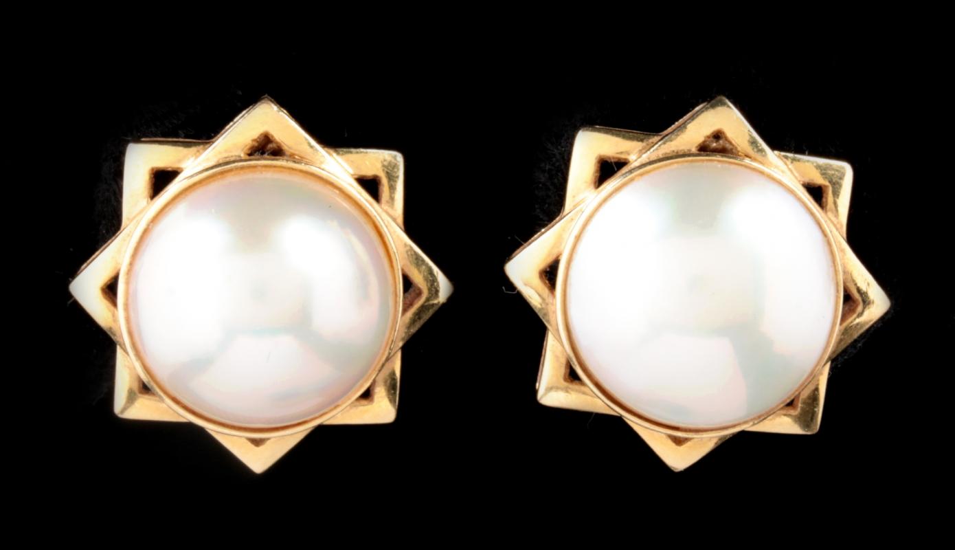 PAIR OF 14K GOLD HALF PEARL EARRINGS 