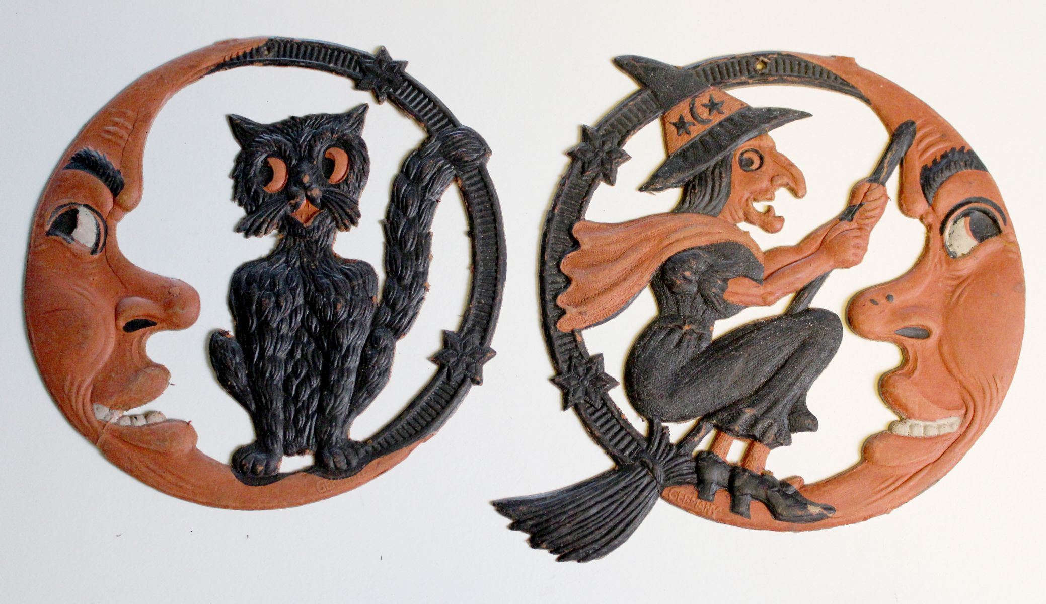 DIE-CUT EMBOSSED HALLOWEEN DECORATIONS MKD GERMANY