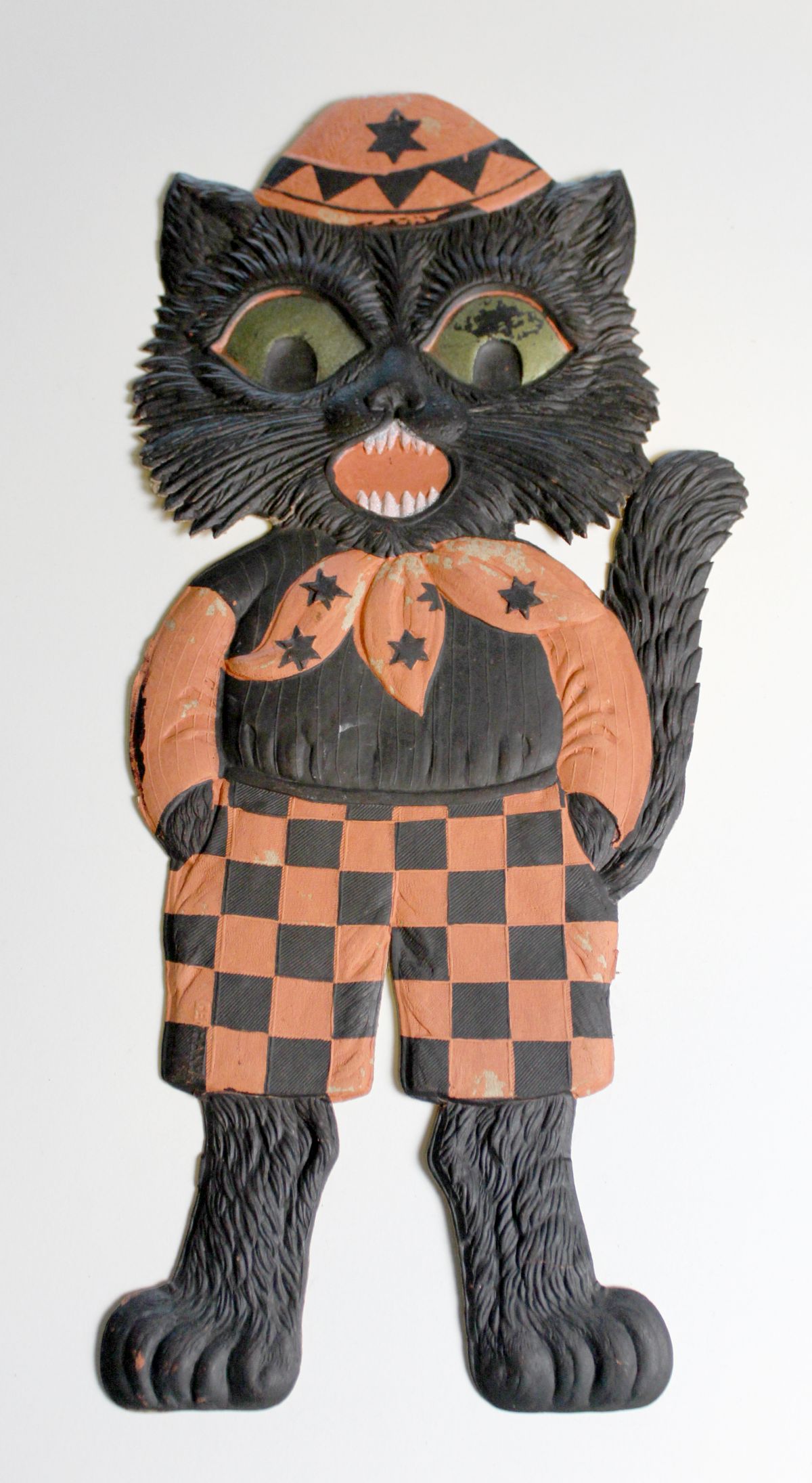 A 15 INCH GERMAN DIE-CUT EMBOSSED HALLOWEEN CAT