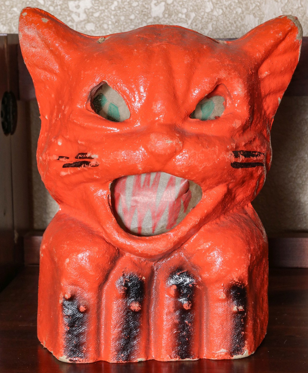 UNUSUAL VINTAGE PAPIER MACHE HALLOWEEN CAT LANTERN