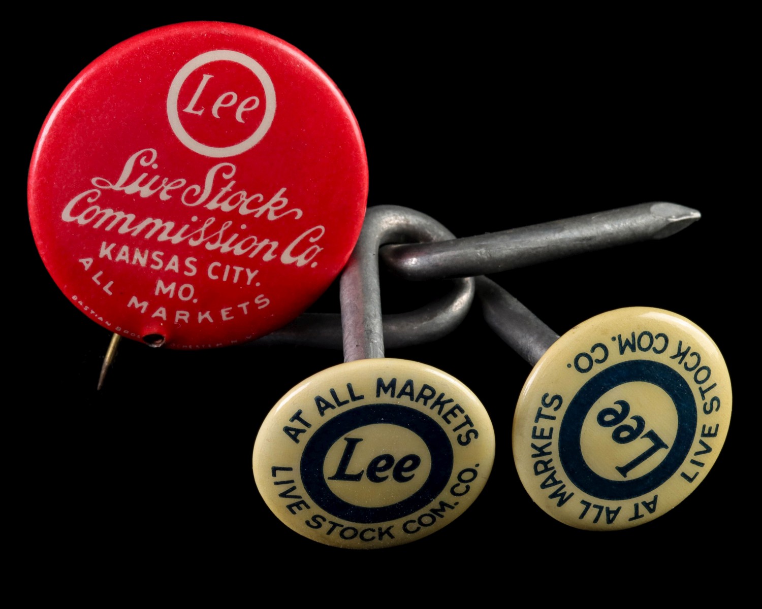 LEE LIVESTOCK COMMISSION BUTTON AND PREMIUM