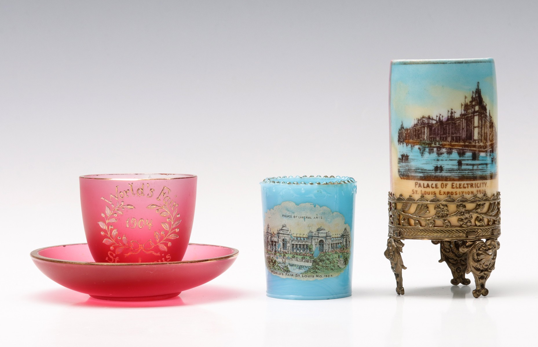 1904 WORLD'S FAIR GLASS AND PORCELAIN SOUVENIRS