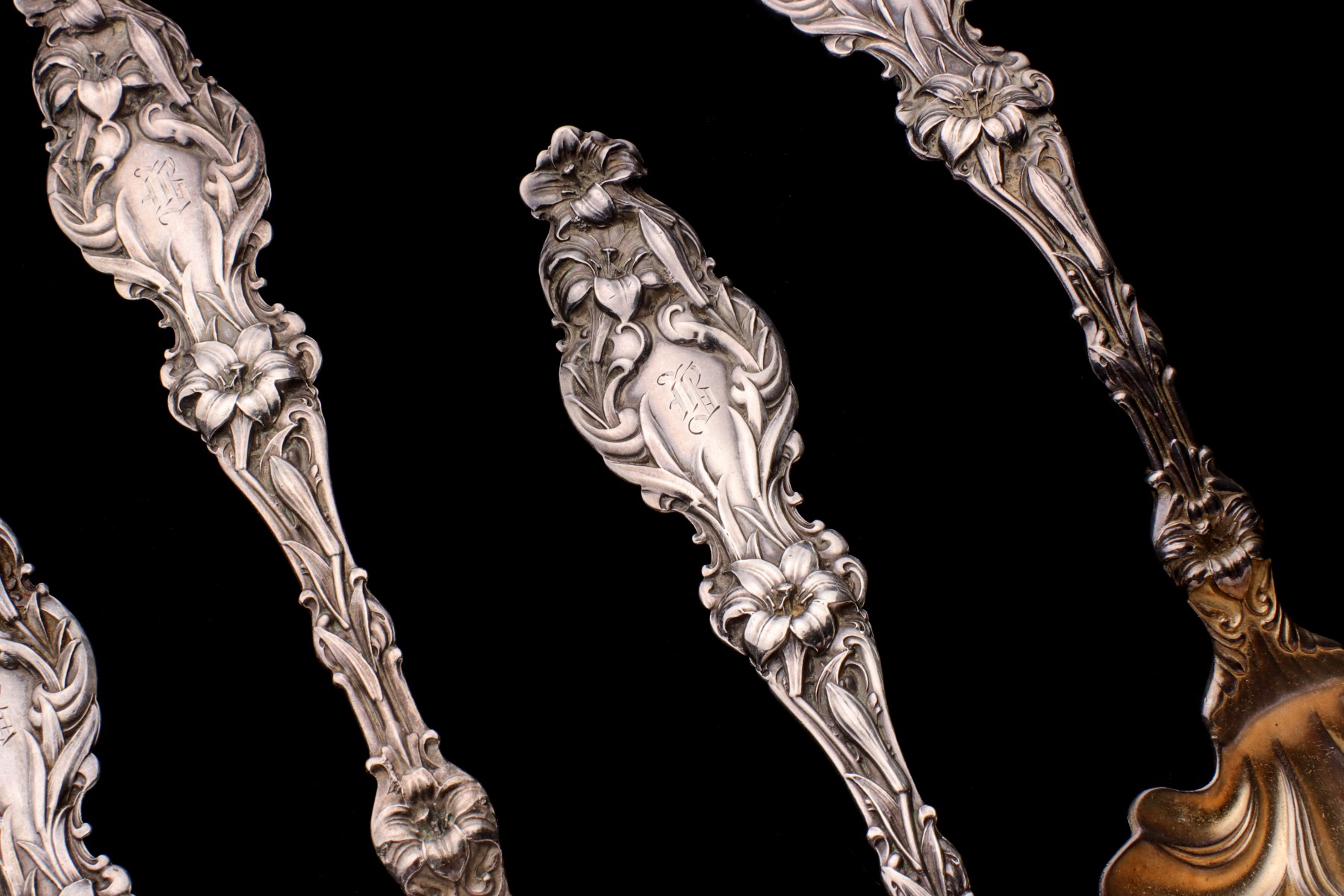 A PIECE SERVICE OF WHITING LILY STERLING FLATWARE