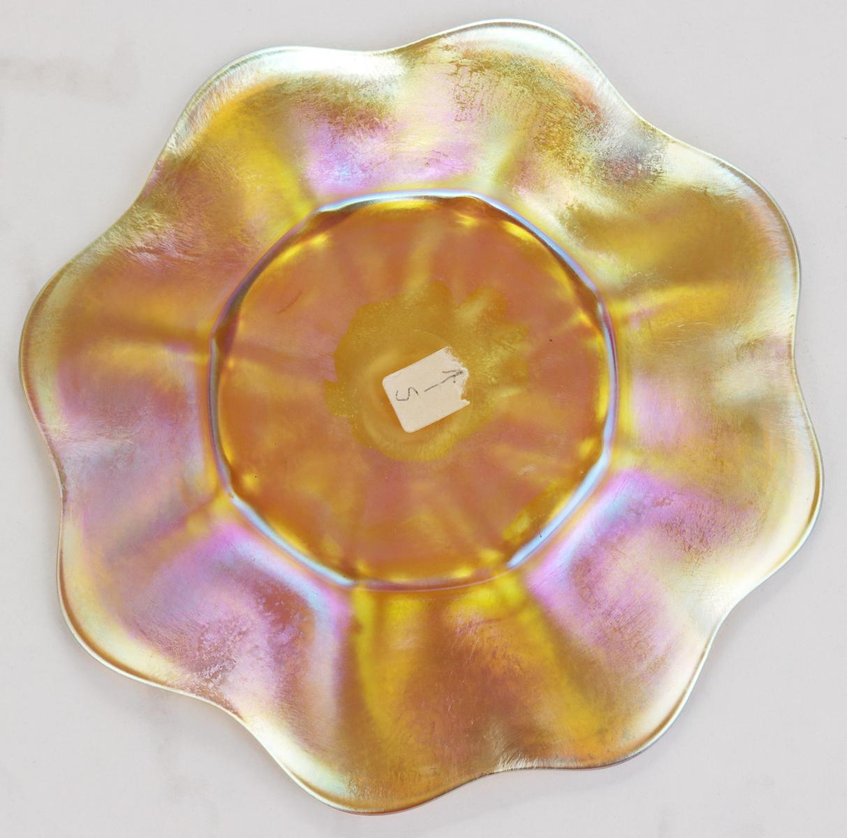 A TIFFANY FAVRILE ART GLASS FINGER BOWL AND UNDERPLATE