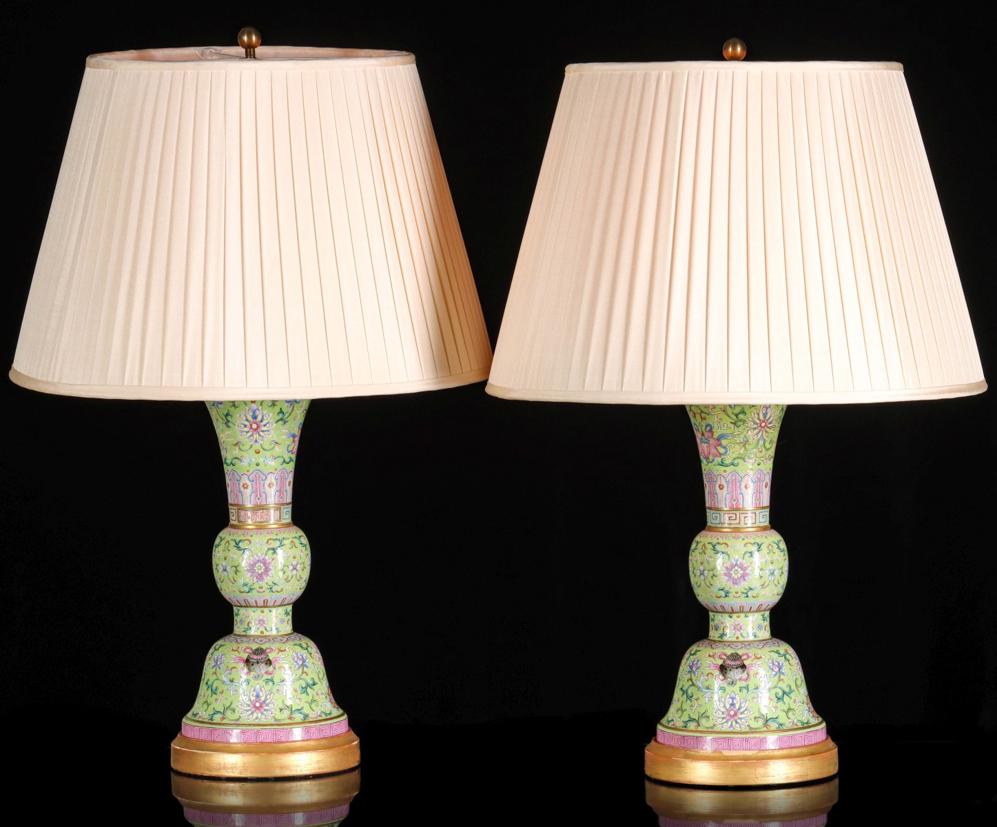 A PAIR ANTIQUE CHINESE PORCELAIN VASES NOW TABLE LAMPS