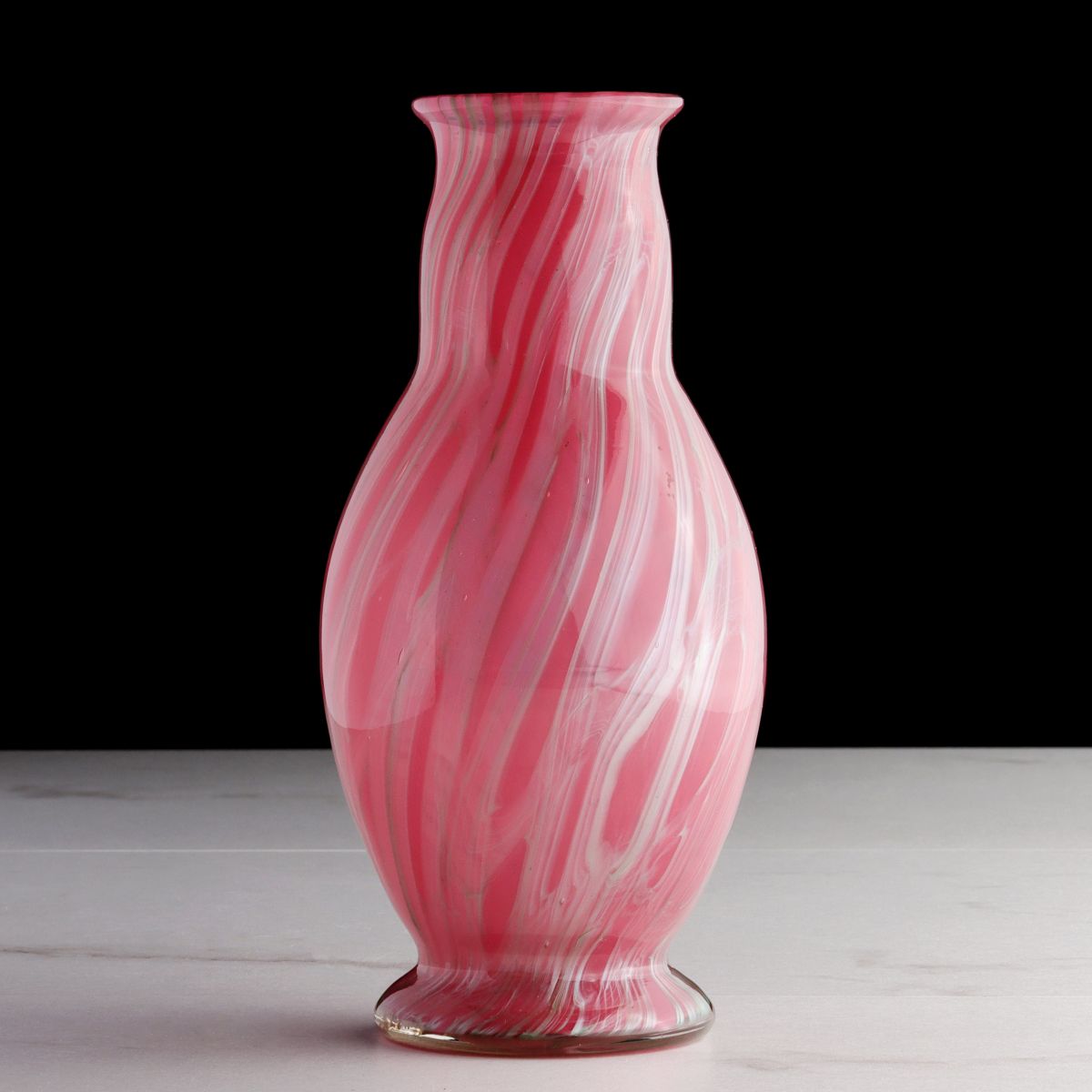 A CAMELLIA RED ART GLASS VASE ATTRIBUTED TO LOETZ