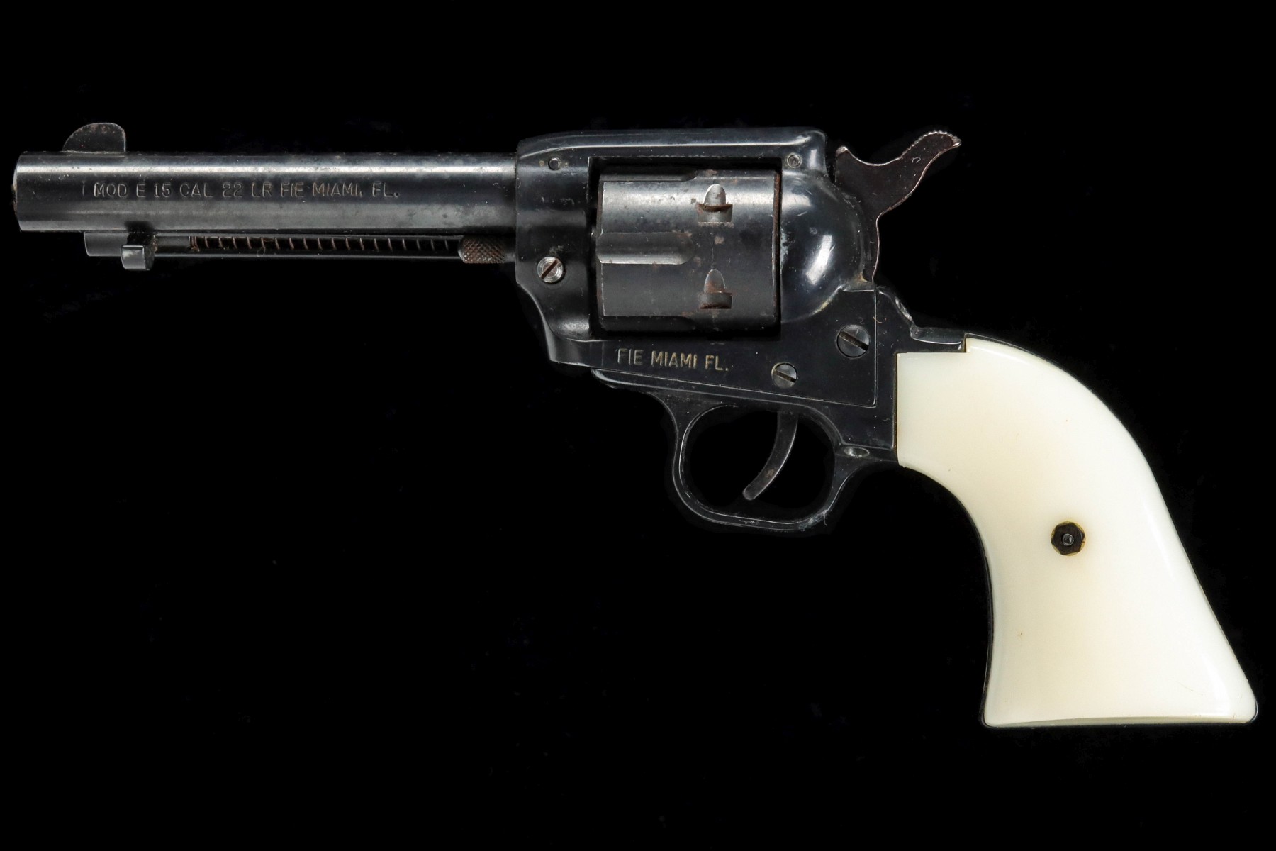 FIE .22 CAL E15 SINGLE-ACTION REVOLVER