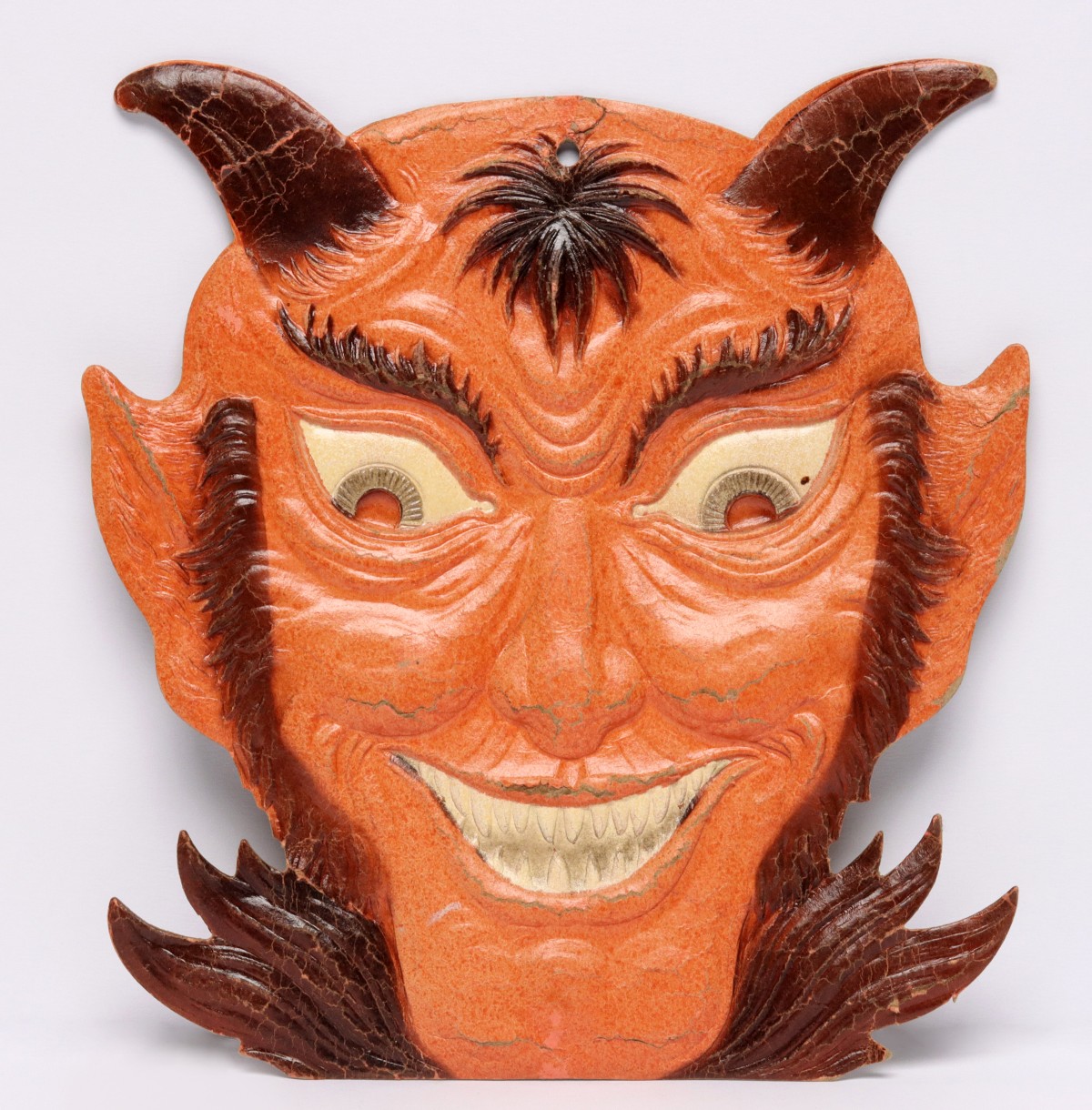 DIE-CUT EMBOSSED HALLOWEEN DECORATIONS MKD GERMANY