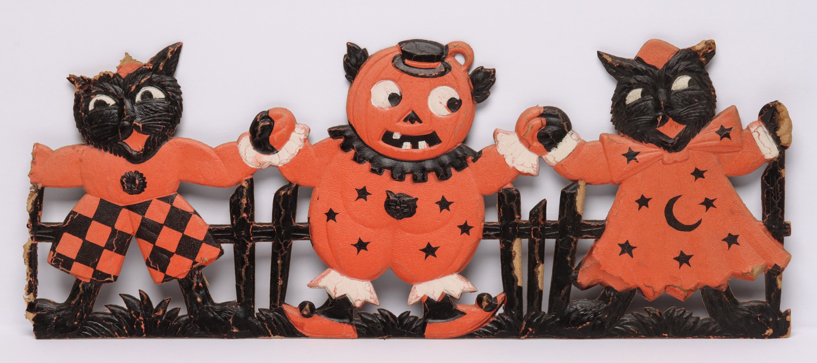 DIE-CUT EMBOSSED HALLOWEEN DECORATIONS MKD GERMANY