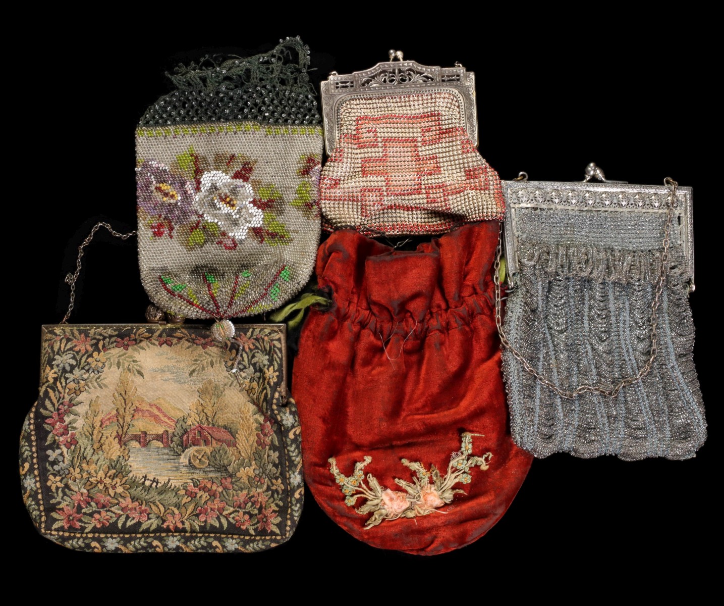 ANTIQUE BEADED, EMBROIDERED AND NEEDLEPOINT PURSES