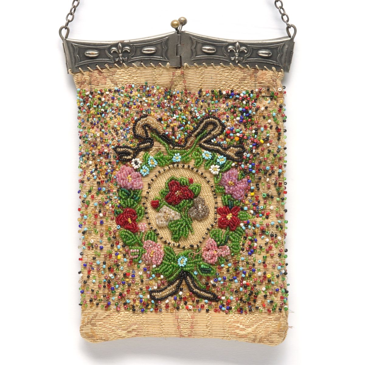 A PROFUSELY BEADED FRENCH TAPESTRY PURSE CIRCA 1920s