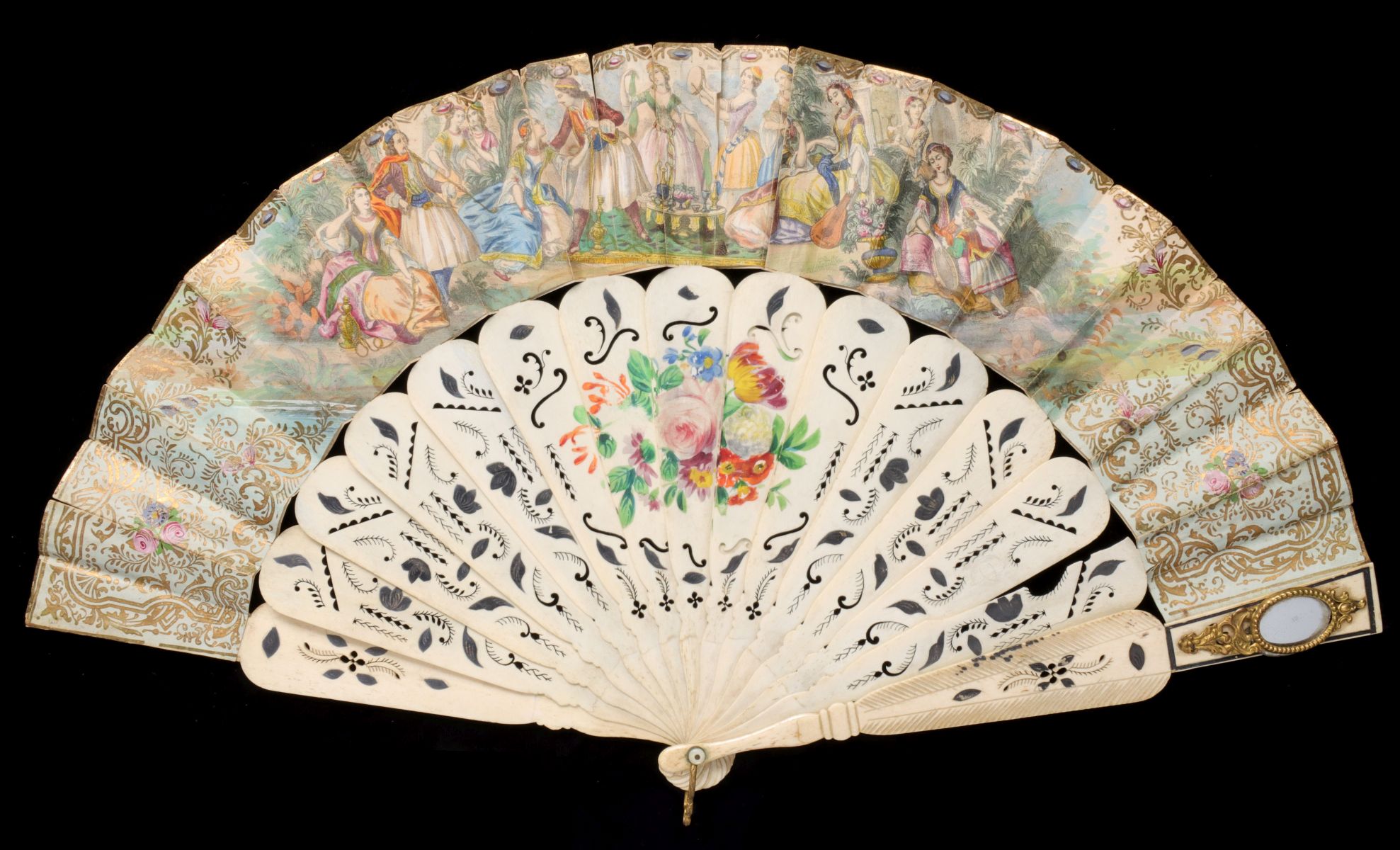 AN ELABORATE 19TH CENTURY HAND FAN WITH MIRROR