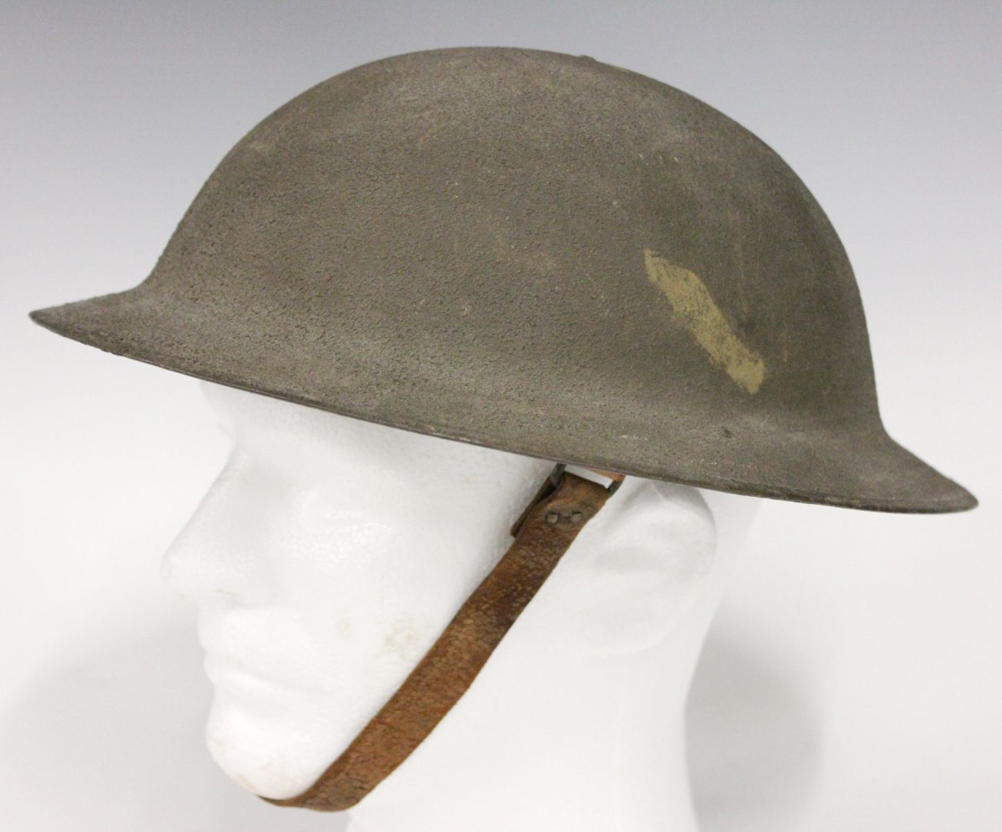 US ARMY WWI HELMET AND OFFICER VISOR CAP