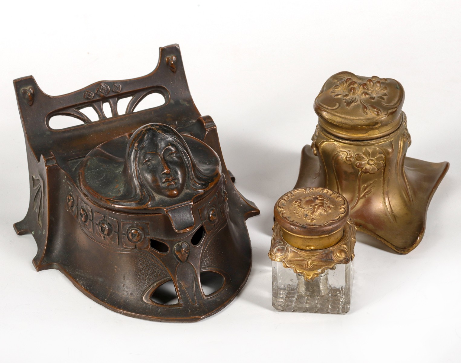 THREE EARLY 20TH CENTURY ART NOUVEAU INKWELLS