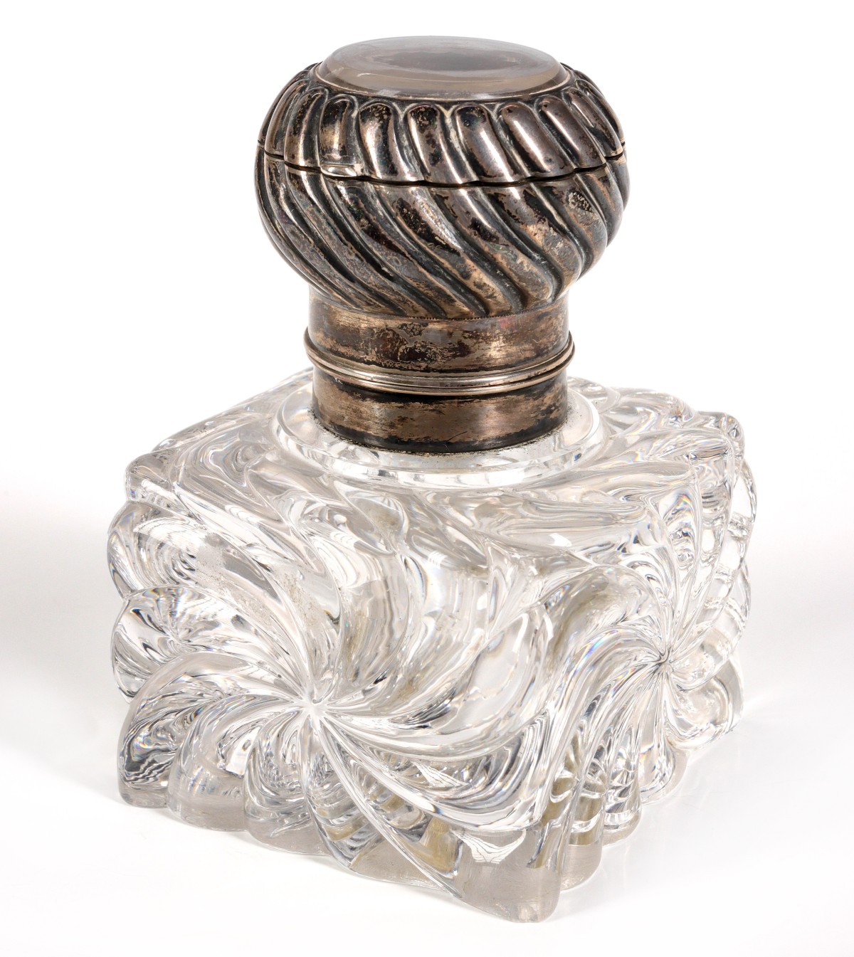 A BACCARAT QUALITY INKWELL WITH FRENCH HALLMARKS