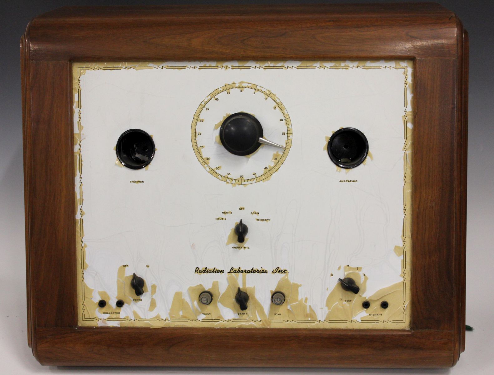 A RARE 1930s RADIATION DIAGNOSTIC MACHINE KANSAS CITY