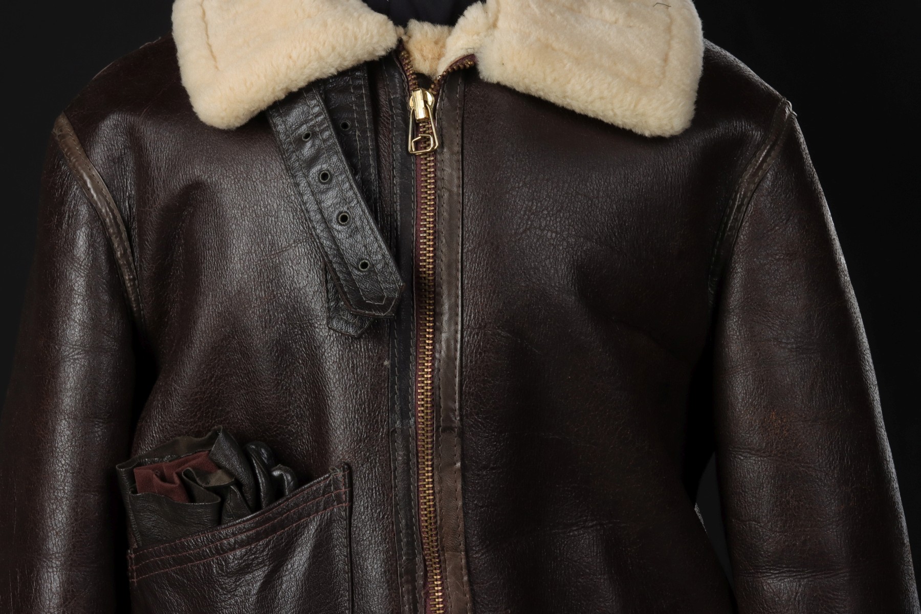 AN AVIREX LTD B-3 TYPE SHEARLING AVIATOR JACKET