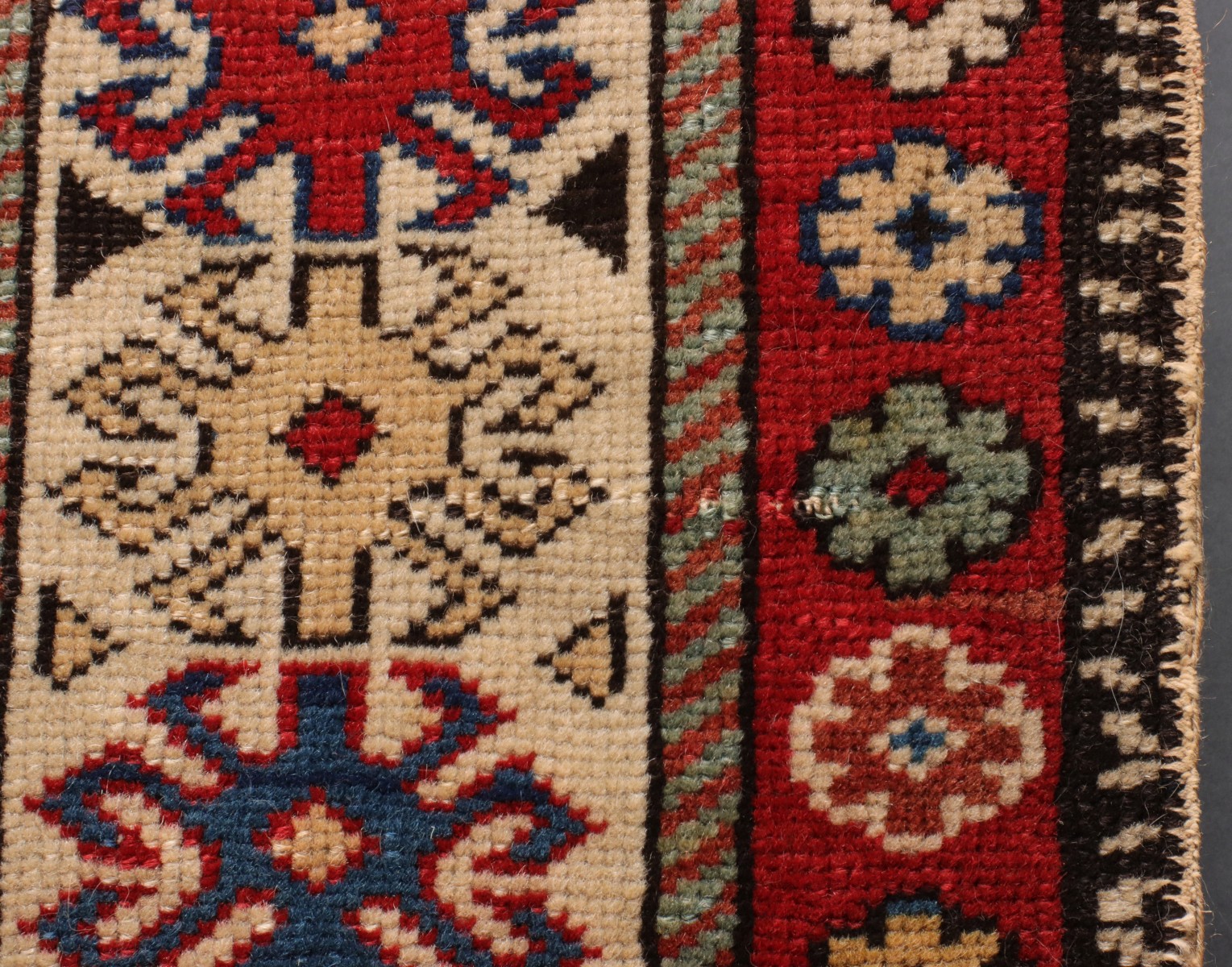 A GOOD 19TH CENTURY SHIRVAN CAUCASIAN RUG