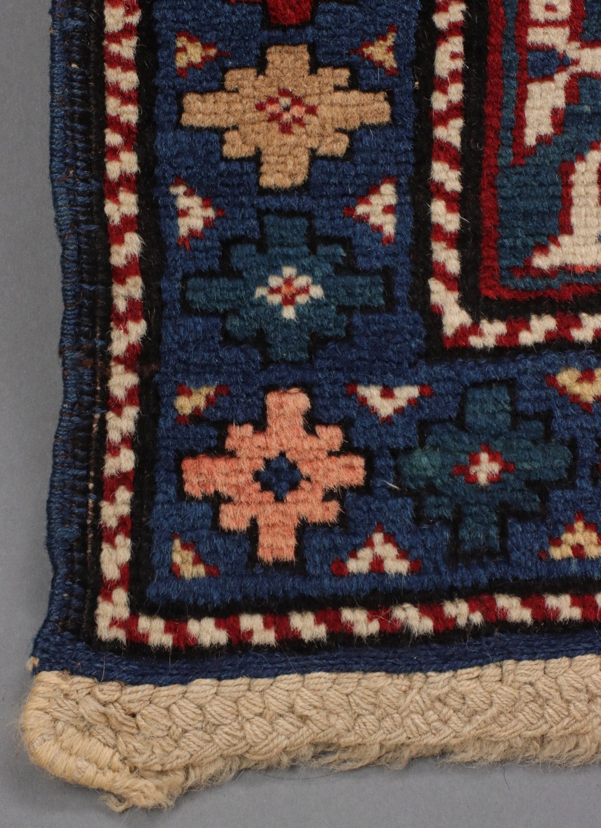 AN ANTIQUE KUBA CAUCASIAN SCATTER RUG CIRCA 1890