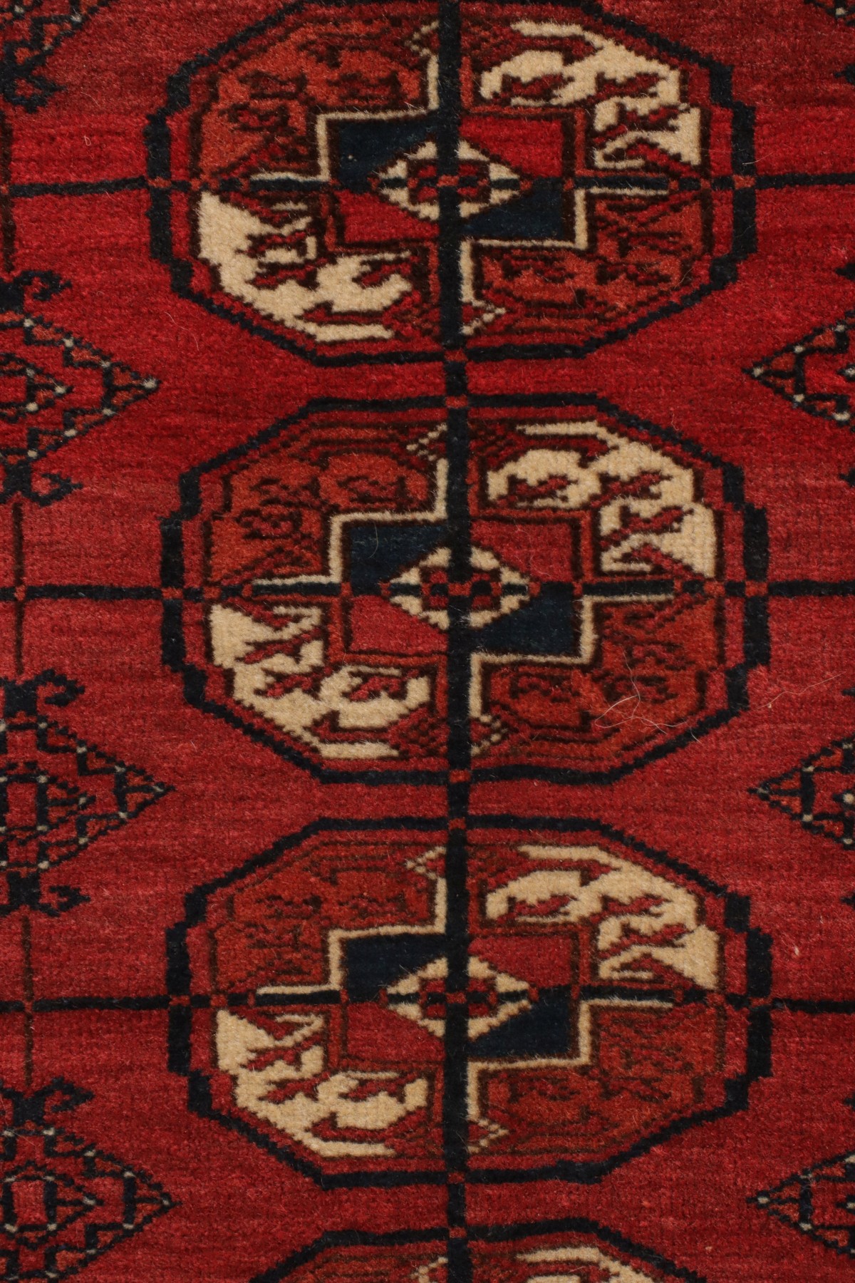 A WEST TURKESTAN TEKKE SCATTER RUG CIRCA 1910