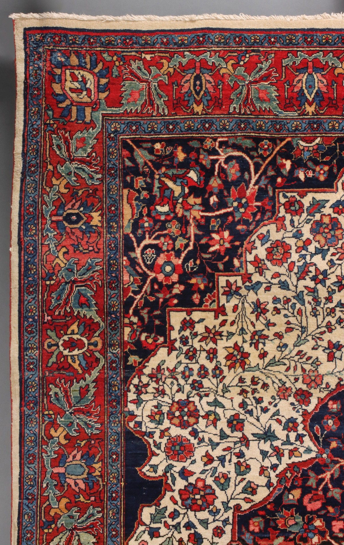 A NORTHERN PERSIA BIDJAR RUG WITH MEDALLION C. 1910