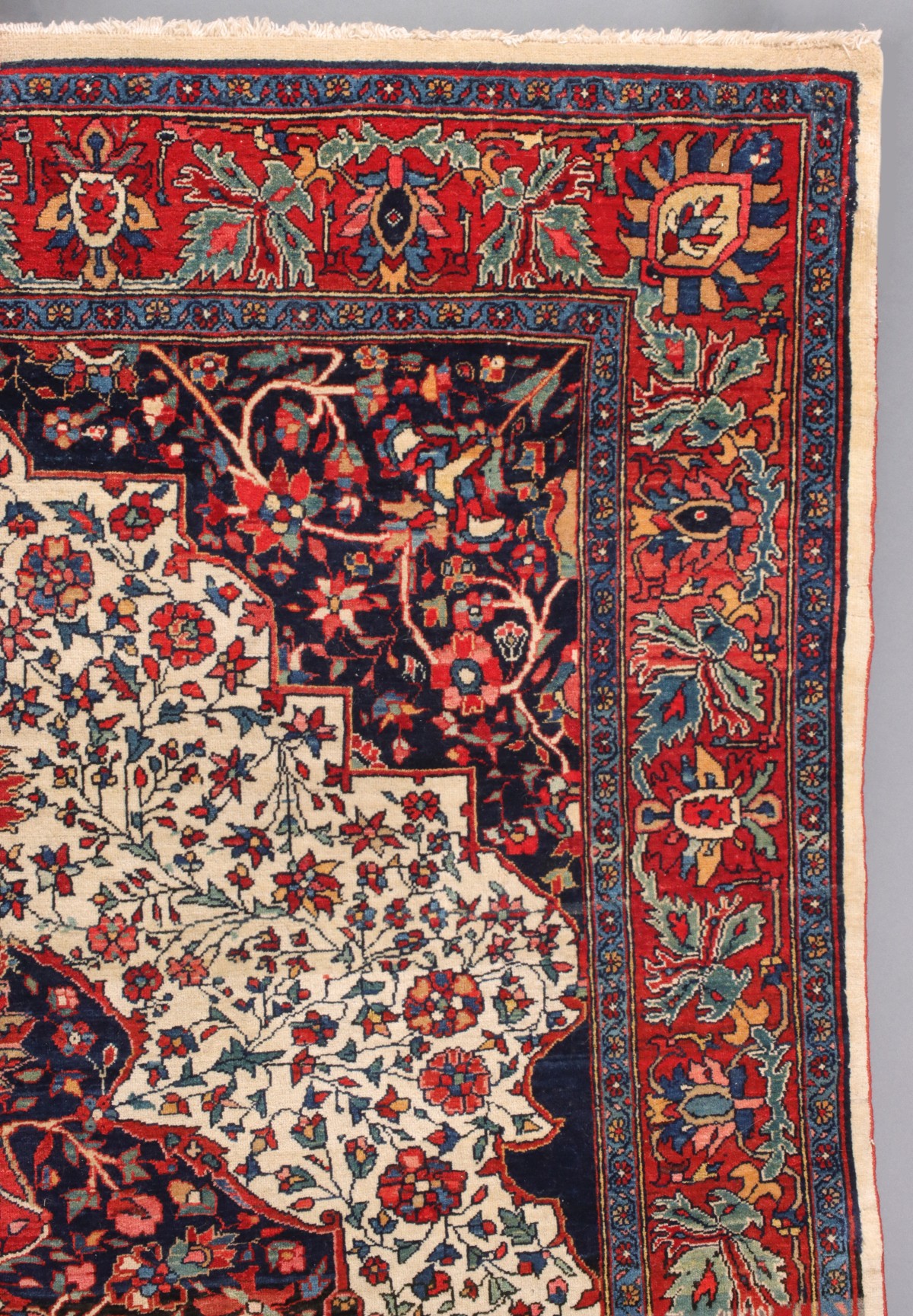 A NORTHERN PERSIA BIDJAR RUG WITH MEDALLION C. 1910