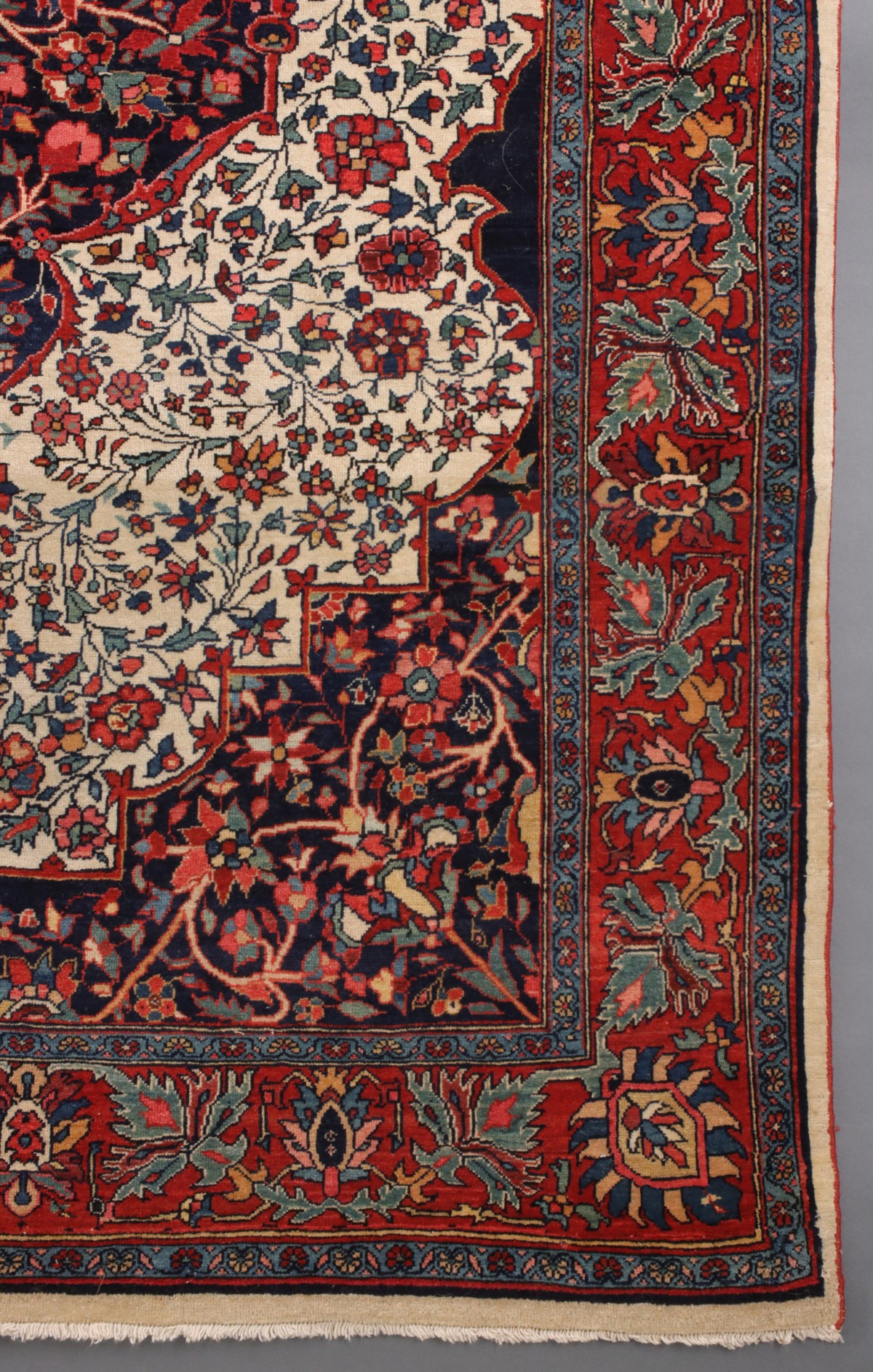 A NORTHERN PERSIA BIDJAR RUG WITH MEDALLION C. 1910