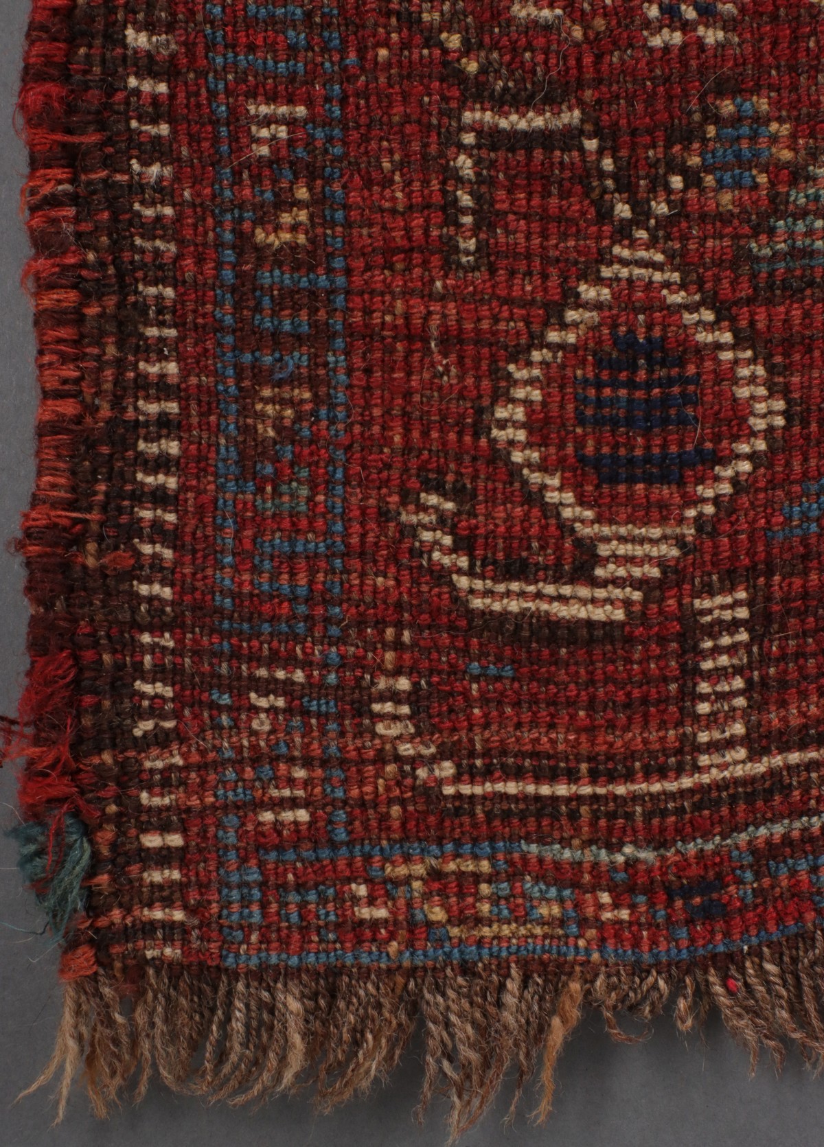 A SOUTHWEST PERSIAN KAMSEH AREA RUG CIRCA 1890