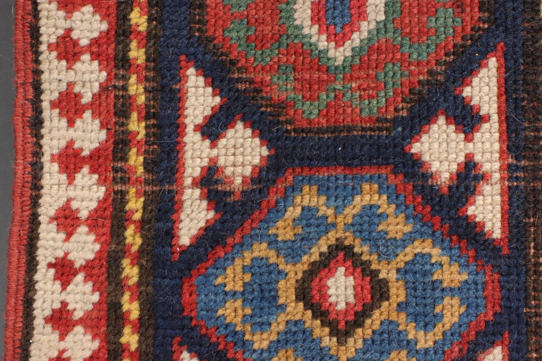 AN ANTIQUE MOGHAN CAUCASIAN LONG RUN CARPET CIRCA 1880