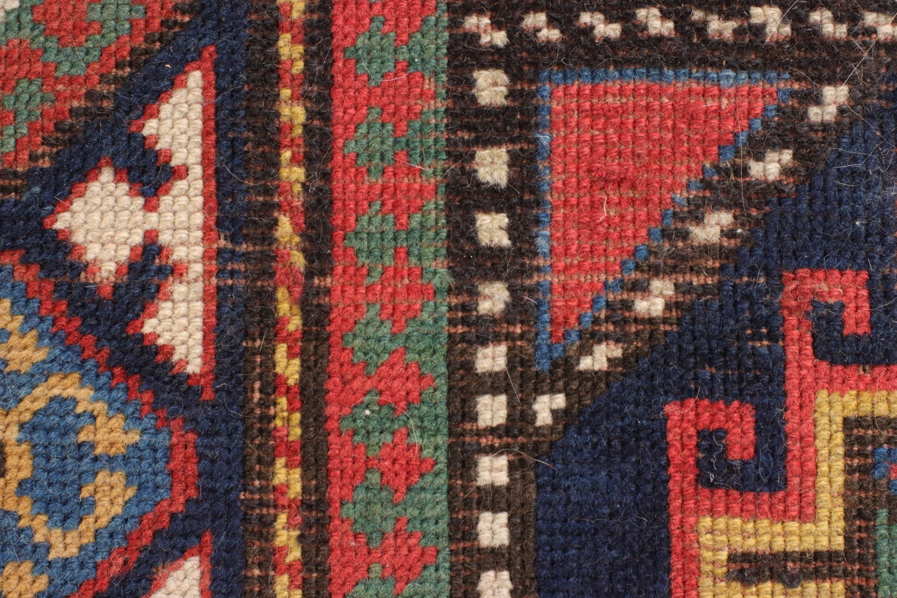 AN ANTIQUE MOGHAN CAUCASIAN LONG RUN CARPET CIRCA 1880