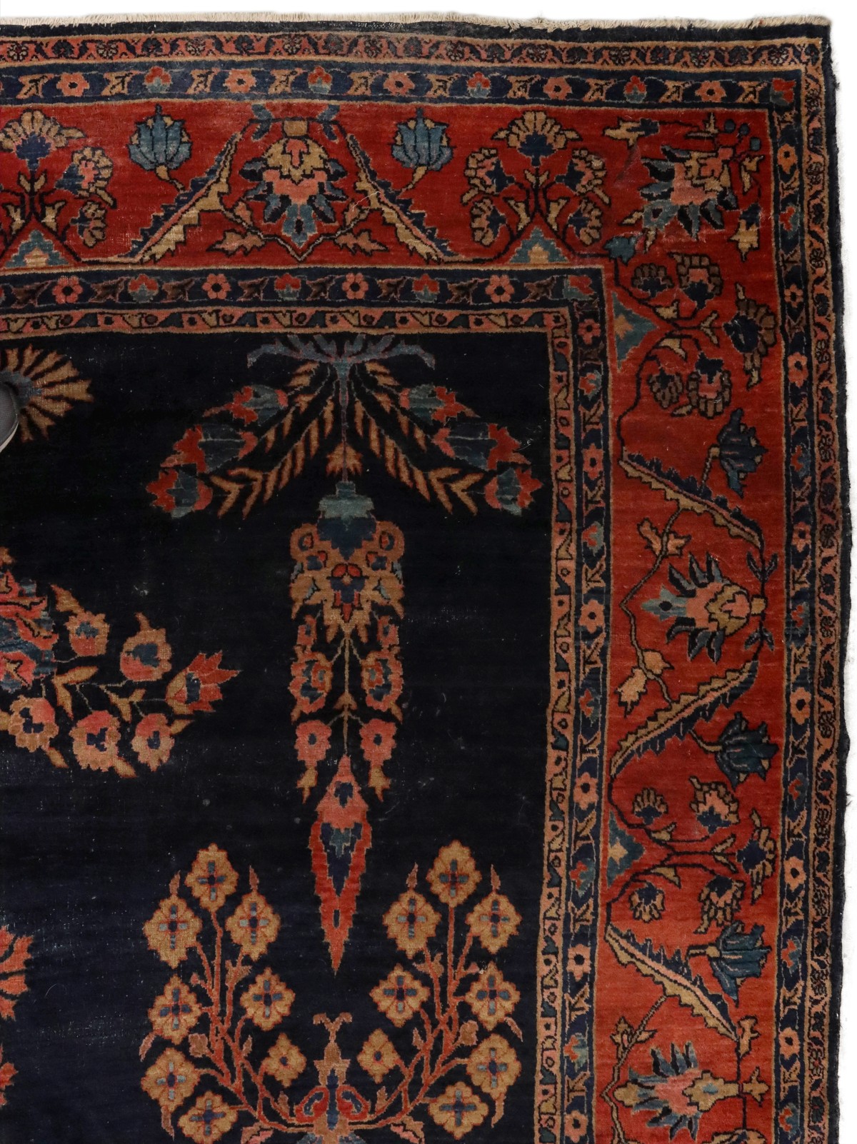 A SPACIOUS JEWEL TONE SAROUK CARPET CIRCA 1910