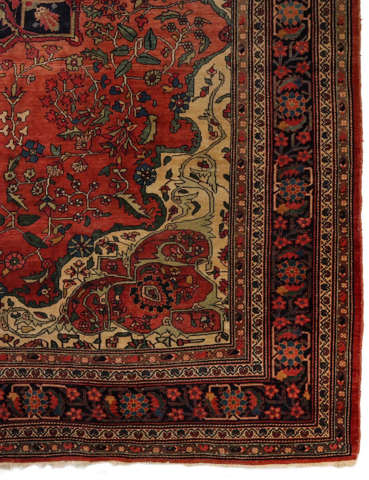 A PERSIAN SAROUK ROOM SIZE RUG WITH MEDALLION CIRCA 1900