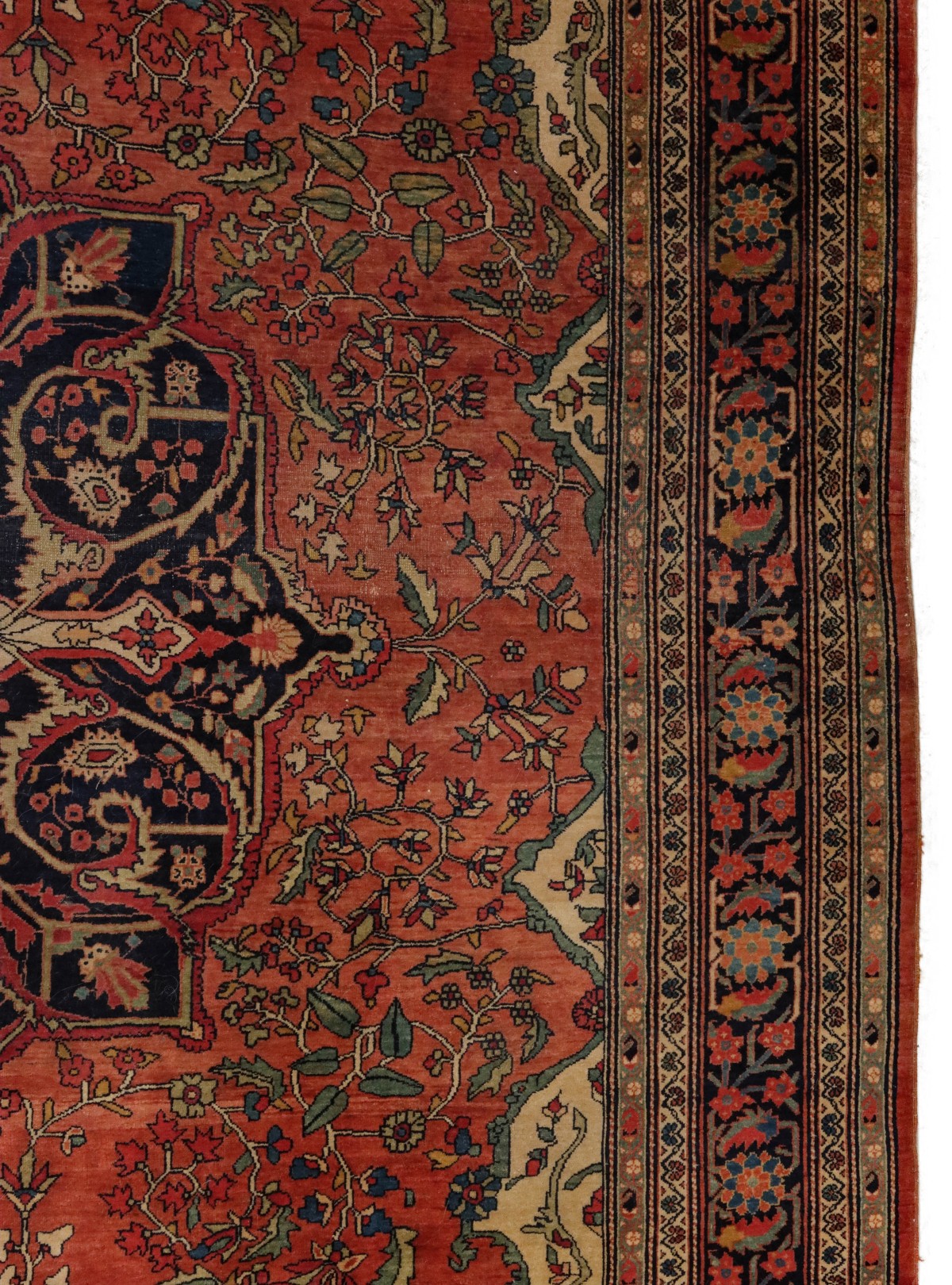 A PERSIAN SAROUK ROOM SIZE RUG WITH MEDALLION CIRCA 1900