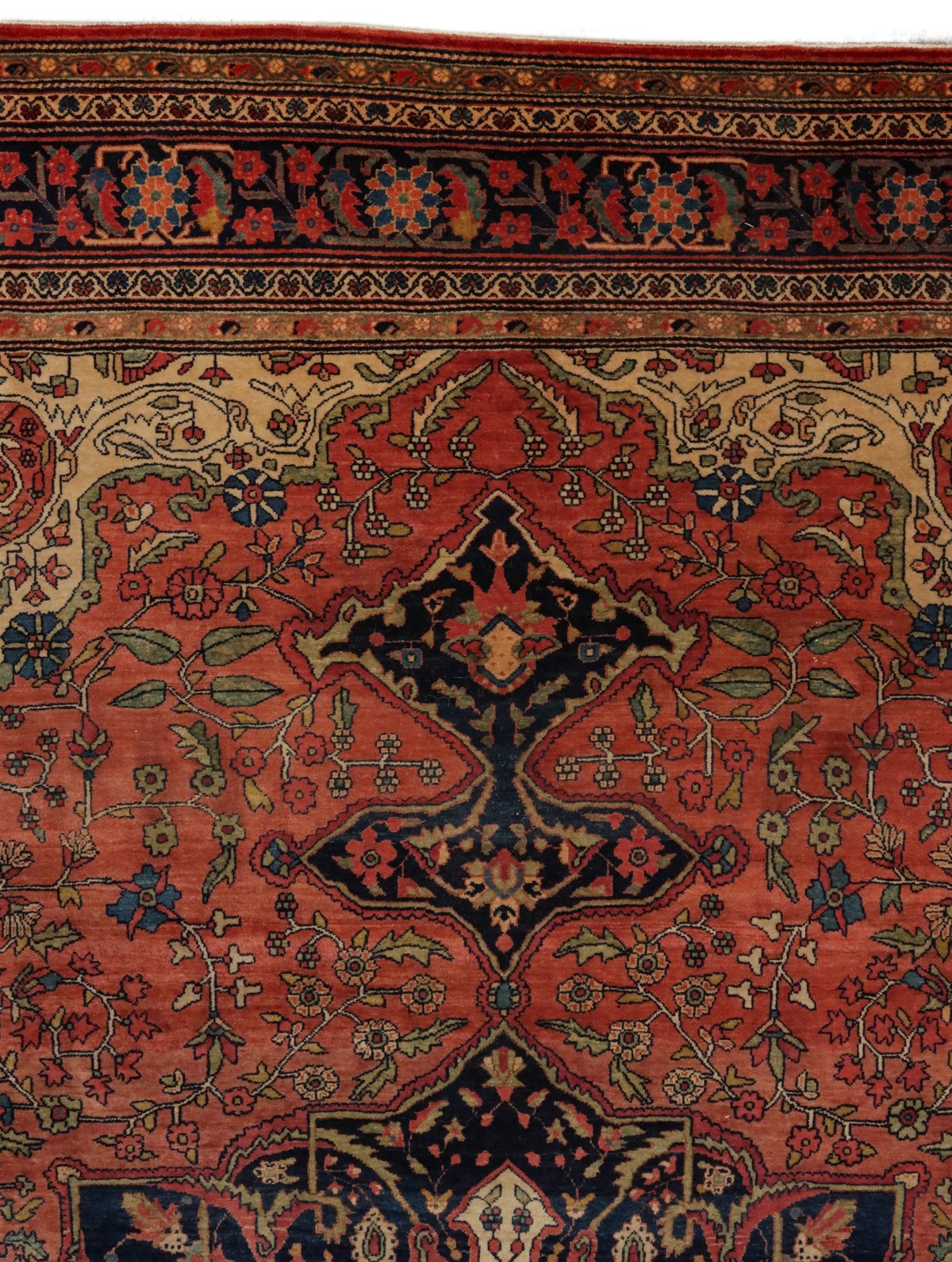 A PERSIAN SAROUK ROOM SIZE RUG WITH MEDALLION CIRCA 1900